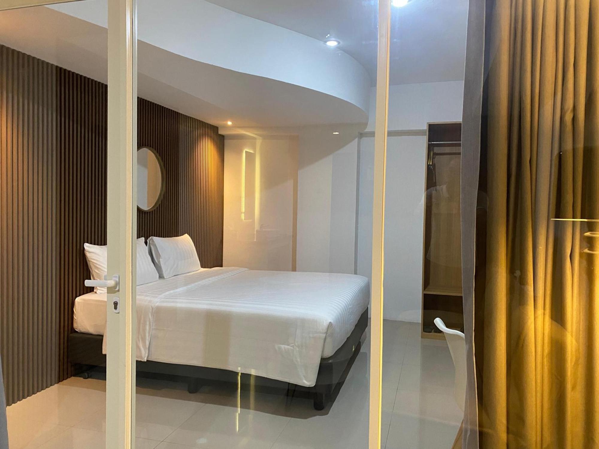 Nemuru Hotel Ciputat Pondokcabe Hilir Kültér fotó